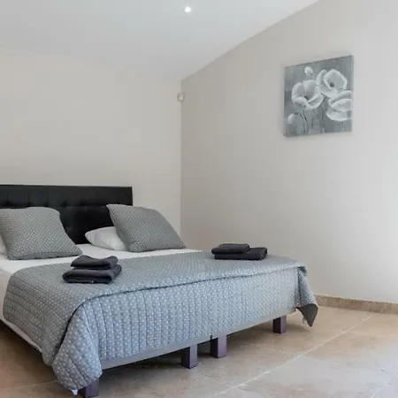 Mas La Cheneraie - Au Calme, A 10 Mn Du Centre A Pied 3*