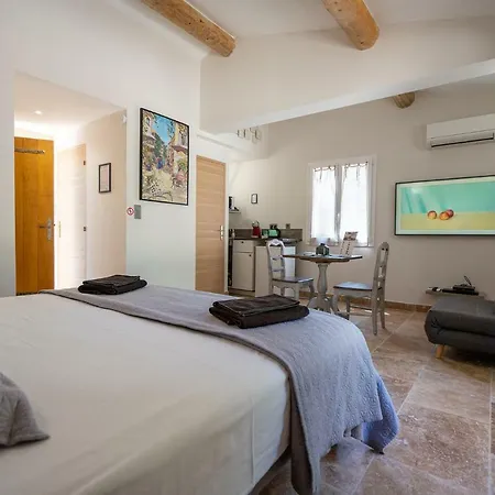 Guest house Mas La Cheneraie - Au Calme, A 10 Mn Du Centre A Pied 3*